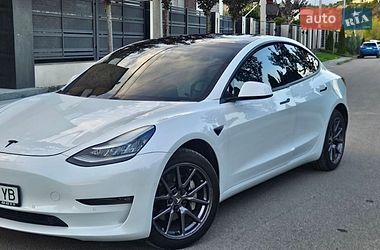Седан Tesla Model 3 2019 в Івано-Франківську