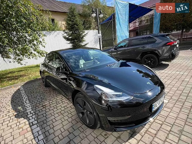 Tesla Model 3 2021