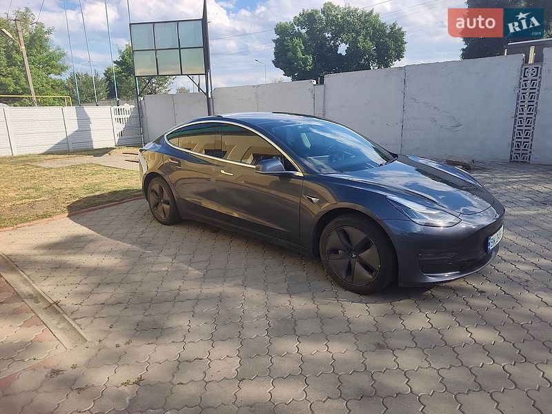 Седан Tesla Model 3 2019 в Рівному