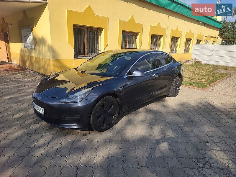 Седан Tesla Model 3 2019 в Рівному