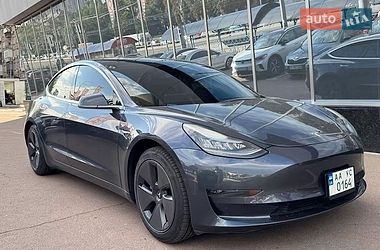 Седан Tesla Model 3 2020 в Киеве