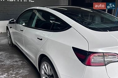 Седан Tesla Model 3 2022 в Черкасах