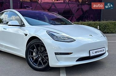 Седан Tesla Model 3 2018 в Києві
