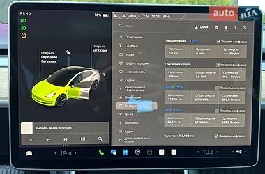Седан Tesla Model 3 2018 в Києві