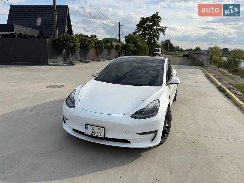 Tesla Model 3 2022