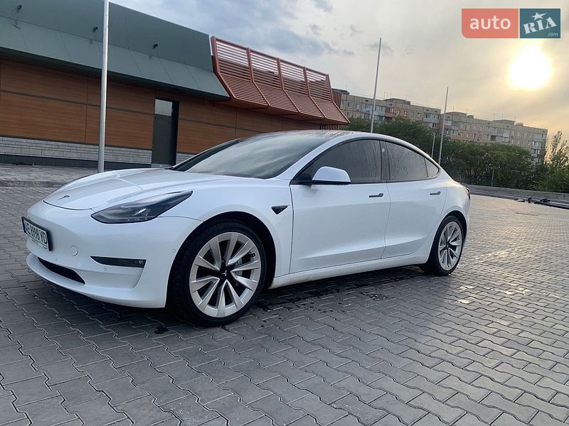 Седан Tesla Model 3 2021 в Кривом Роге