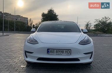 Седан Tesla Model 3 2021 в Кривом Роге