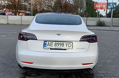 Седан Tesla Model 3 2021 в Кривом Роге