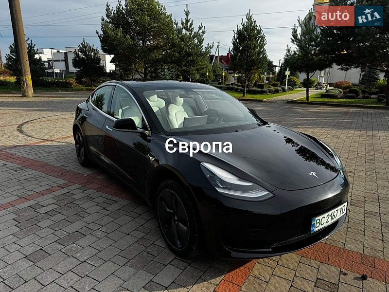 Tesla Model 3 2020