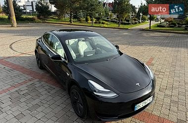 Седан Tesla Model 3 2020 в Львове