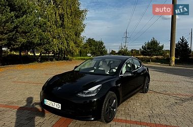 Седан Tesla Model 3 2020 в Львове