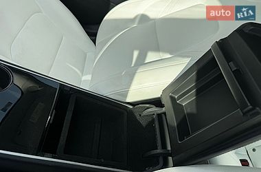Седан Tesla Model 3 2020 в Львове