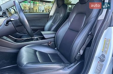 Седан Tesla Model 3 2018 в Києві