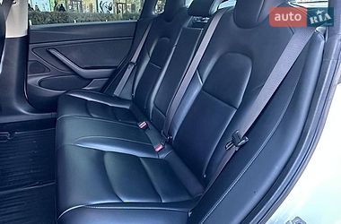 Седан Tesla Model 3 2018 в Києві