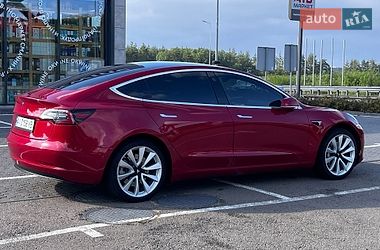 Седан Tesla Model 3 2019 в Киеве