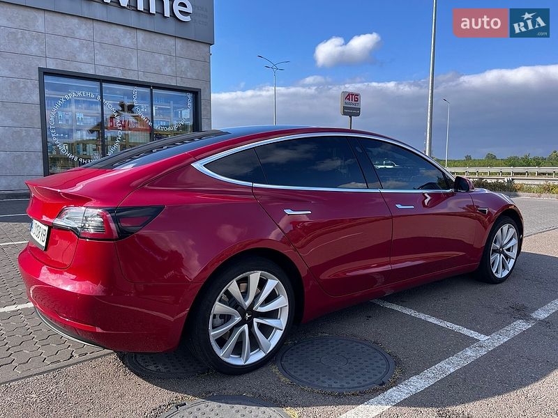 Седан Tesla Model 3 2019 в Киеве