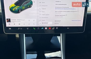 Седан Tesla Model 3 2019 в Киеве