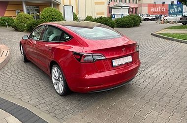 Седан Tesla Model 3 2021 в Ровно