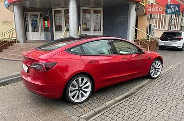Седан Tesla Model 3 2021 в Ровно
