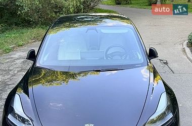 Седан Tesla Model 3 2021 в Киеве