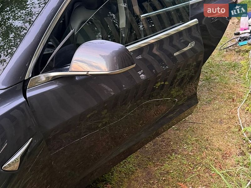 Седан Tesla Model 3 2019 в Львові