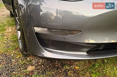 Седан Tesla Model 3 2019 в Львові