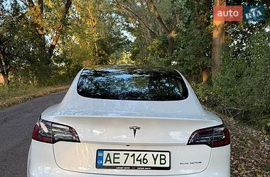 Седан Tesla Model 3 2021 в Днепре