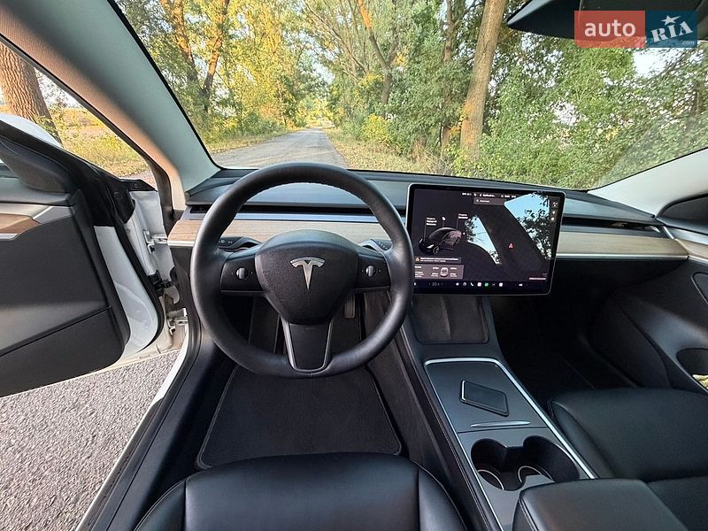 Седан Tesla Model 3 2021 в Днепре