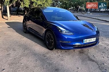 Седан Tesla Model 3 2022 в Дніпрі