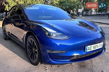 Седан Tesla Model 3 2022 в Дніпрі
