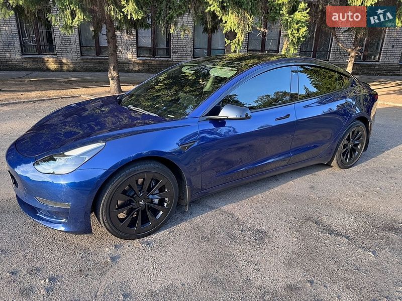Седан Tesla Model 3 2022 в Дніпрі