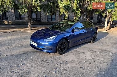 Седан Tesla Model 3 2022 в Дніпрі
