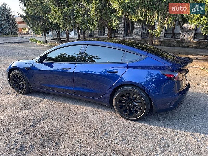 Седан Tesla Model 3 2022 в Дніпрі