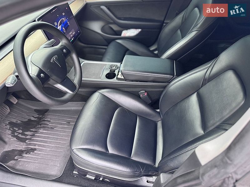 Седан Tesla Model 3 2022 в Дніпрі