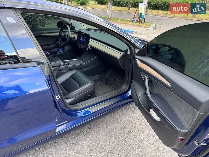 Седан Tesla Model 3 2022 в Дніпрі