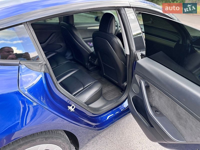 Седан Tesla Model 3 2022 в Дніпрі