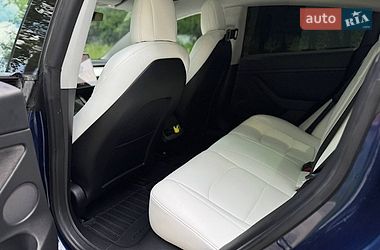 Седан Tesla Model 3 2022 в Львові