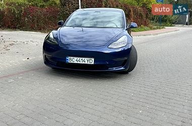 Седан Tesla Model 3 2022 в Львові
