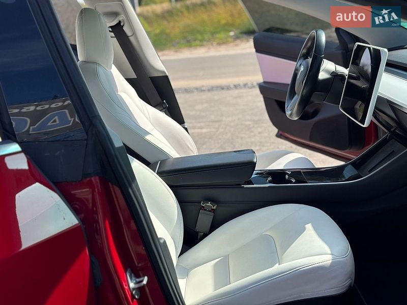 Седан Tesla Model 3 2019 в Нежине
