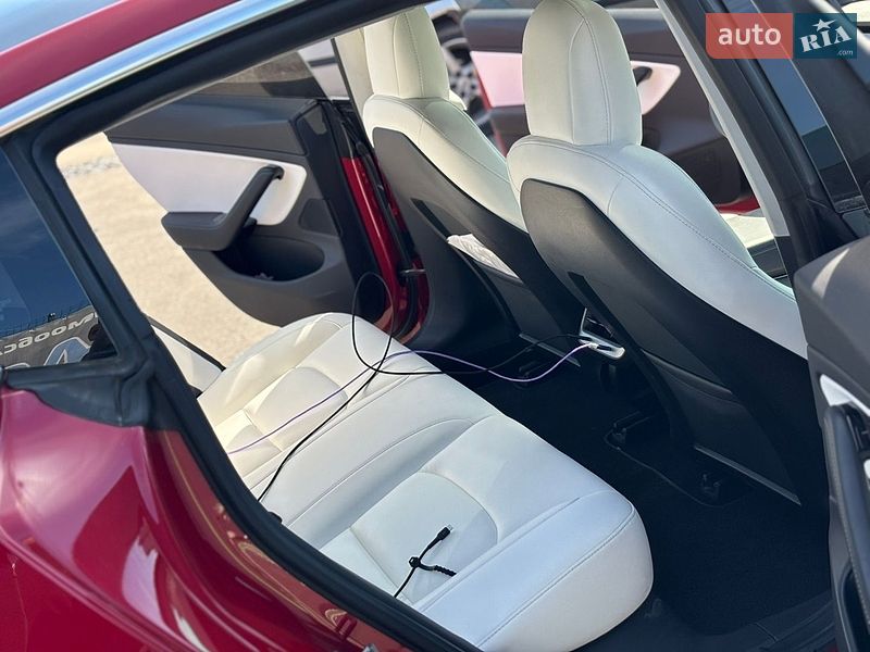 Седан Tesla Model 3 2019 в Нежине