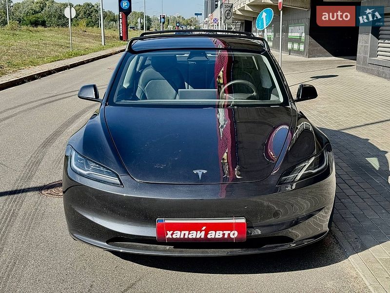 Седан Tesla Model 3 2024 в Києві