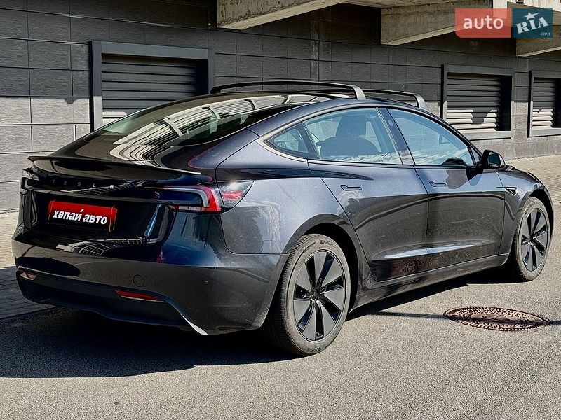 Седан Tesla Model 3 2024 в Києві