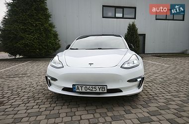 Седан Tesla Model 3 2021 в Івано-Франківську