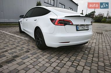 Седан Tesla Model 3 2021 в Івано-Франківську