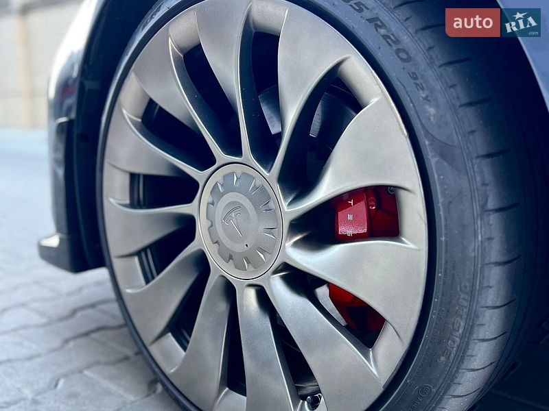 Седан Tesla Model 3 2021 в Києві