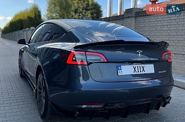 Седан Tesla Model 3 2021 в Києві