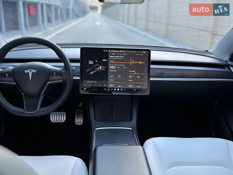 Седан Tesla Model 3 2021 в Києві