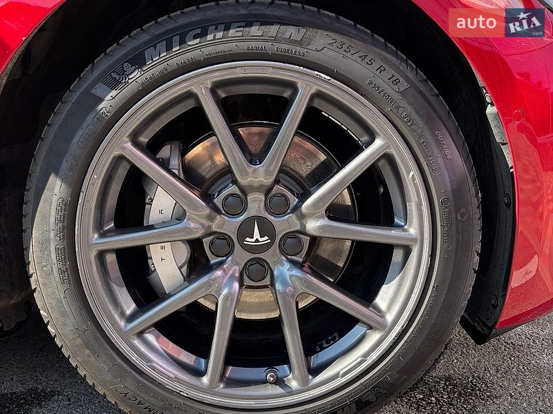 Седан Tesla Model 3 2018 в Киеве