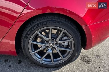 Седан Tesla Model 3 2018 в Киеве
