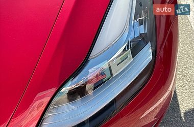 Седан Tesla Model 3 2018 в Киеве